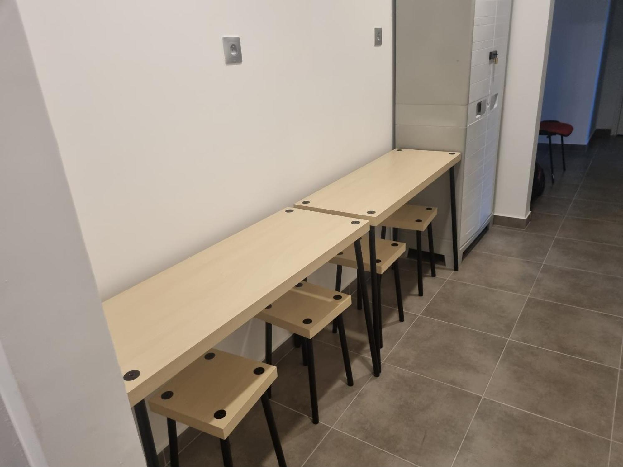 Chambre Privative Renove 2024, Climatisation, Tramway Sur Place , 12 Min Centre, 16 Min Plage, Apercu Lateral Mer, 2 Wc Avec 2 Salle De Bain, Private Room Renovated 2024, Air-Conditioned , Tram On Spot, 2 Toilets And 2 Bathrooms Nice Luaran gambar